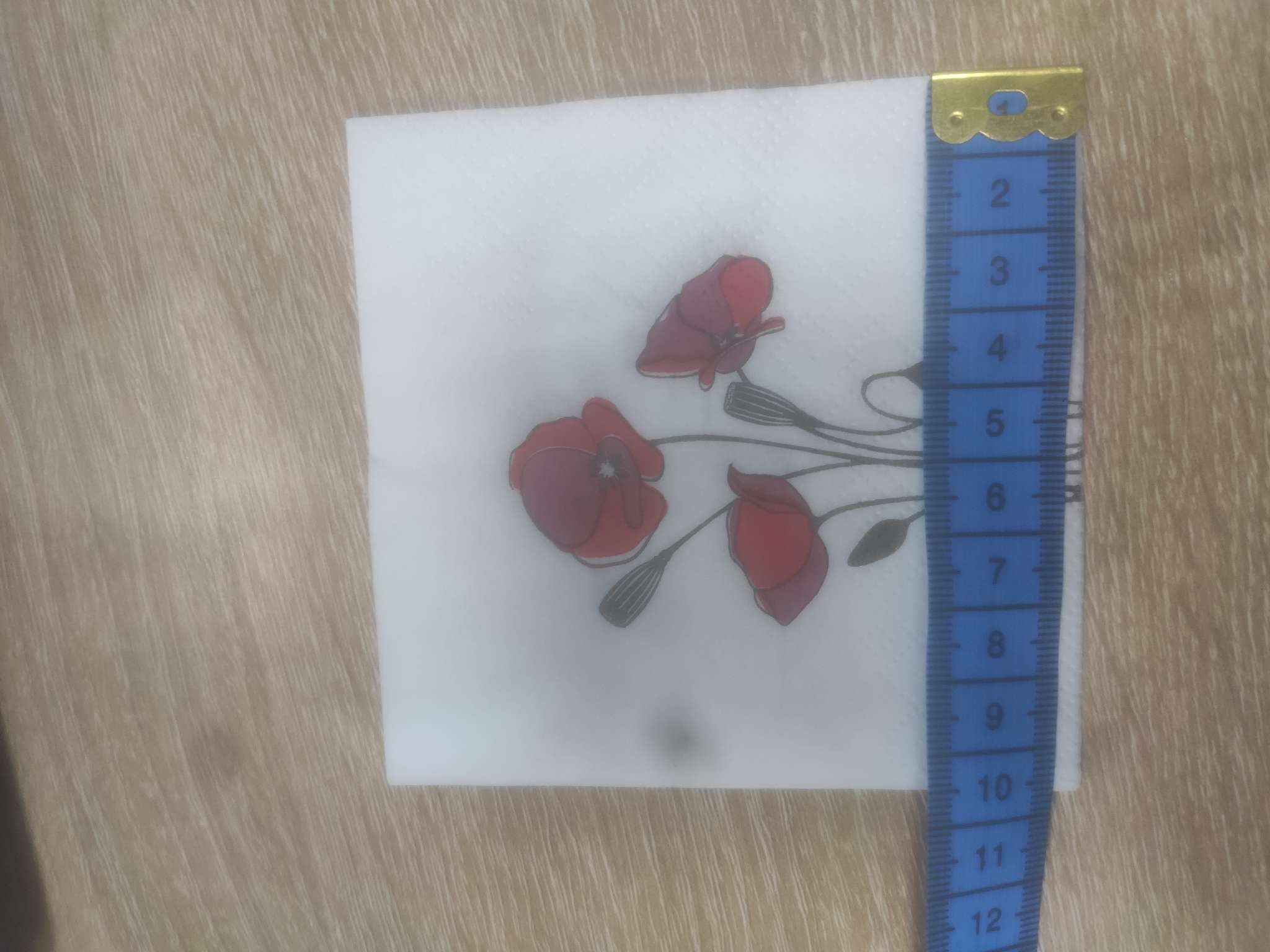 Фотография покупателя товара Салфетки бумажные «Маки», 20×20, 2 слоя, 30 шт - Фото 2