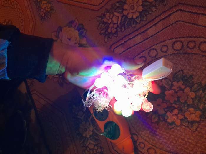Фотография покупателя товара Гирлянда «Нить» 5 м с насадками «Мини фонарик», IP20, прозрачная нить, 20 LED, свечение мульти (RG/RB), мигание, 220 В