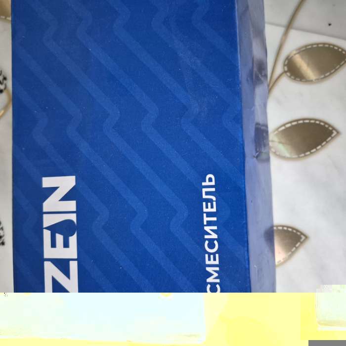 Фотография покупателя товара Смеситель для кухни ZEIN ZC2033, гибкий излив, кран-букса латунь 1/2", белый/хром - Фото 4