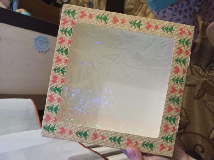 Фотография покупателя товара Коробка складная с окном "Новогодняя" 20 х 20 х 4 см - Фото 21