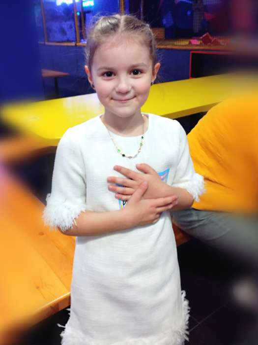 Фотография покупателя товара Платье нарядное для девочки MINAKU: PartyDress с перьями, белое, рост 140-146 см - Фото 1