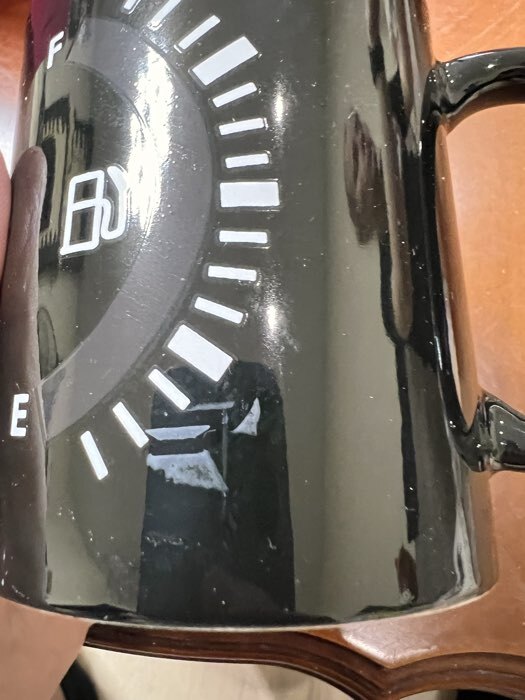 Фотография покупателя товара Кружка - хамелеон Доляна «Уровень топлива», 350 мл, керамика, цвет чёрный - Фото 10