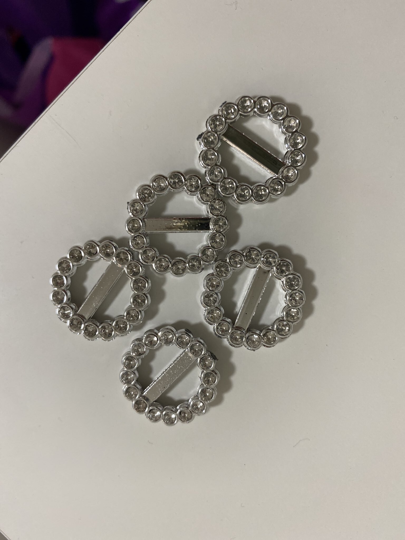 Фотография покупателя товара Пряжки кабошоны со стразами «Круг» для бантиков, d=18 мм, 10 шт., цвет серебряный - Фото 1