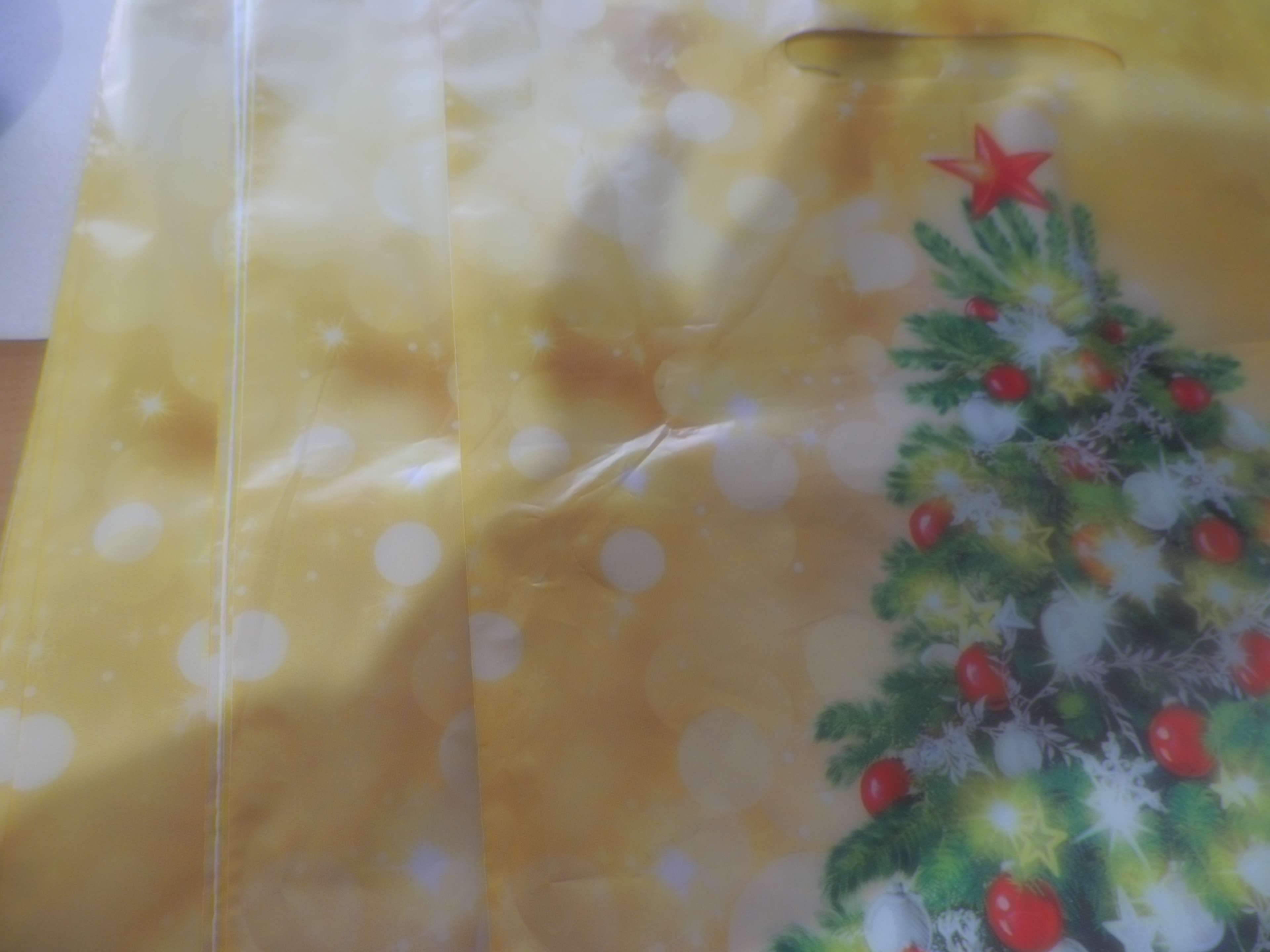 Фотография покупателя товара Пакет подарочный полиэтиленовый «Золотая ёлка», 17 × 20 см - Фото 1