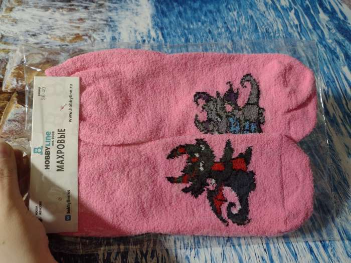 Фотография покупателя товара Носки женские махровые «Дракон-леди в цветах», цвет серый, размер 36-40 - Фото 2