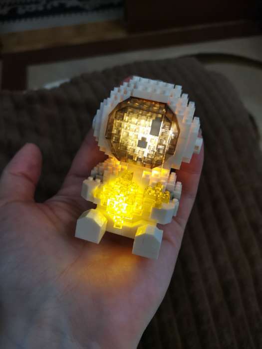 Фотография покупателя товара Конструктор-ночник Mini Blocks, «Космонавт», 828 деталей - Фото 1