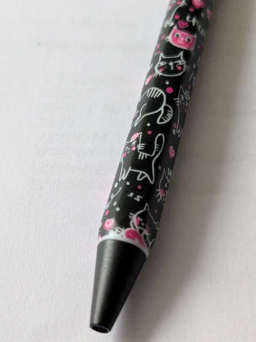 Фотография покупателя товара Карандаш механический цанговый 2.0 мм FunGraphix «Чёрные котята», НВ, шестигранный, пластиковый корпус, с точилкой - Фото 3