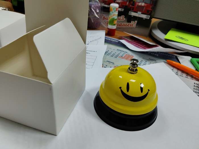 Фотография покупателя товара Звонок настольный Ring for a kiss, 7.5×7.5×6 см - Фото 2