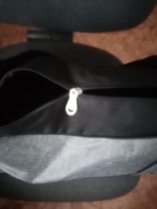 Фотография покупателя товара Сумка спортивная на молнии, регулируемый ремень, средний размер, чёрная/серая - Фото 2