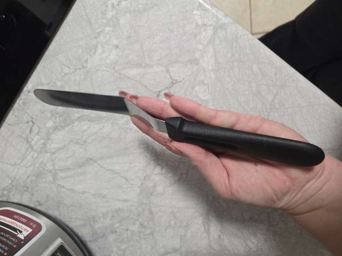 Фотография покупателя товара Кондитерская лопатка - палетка, изогнутая, 26.7 см, рабочая часть 14.5 см, чёрная - Фото 1