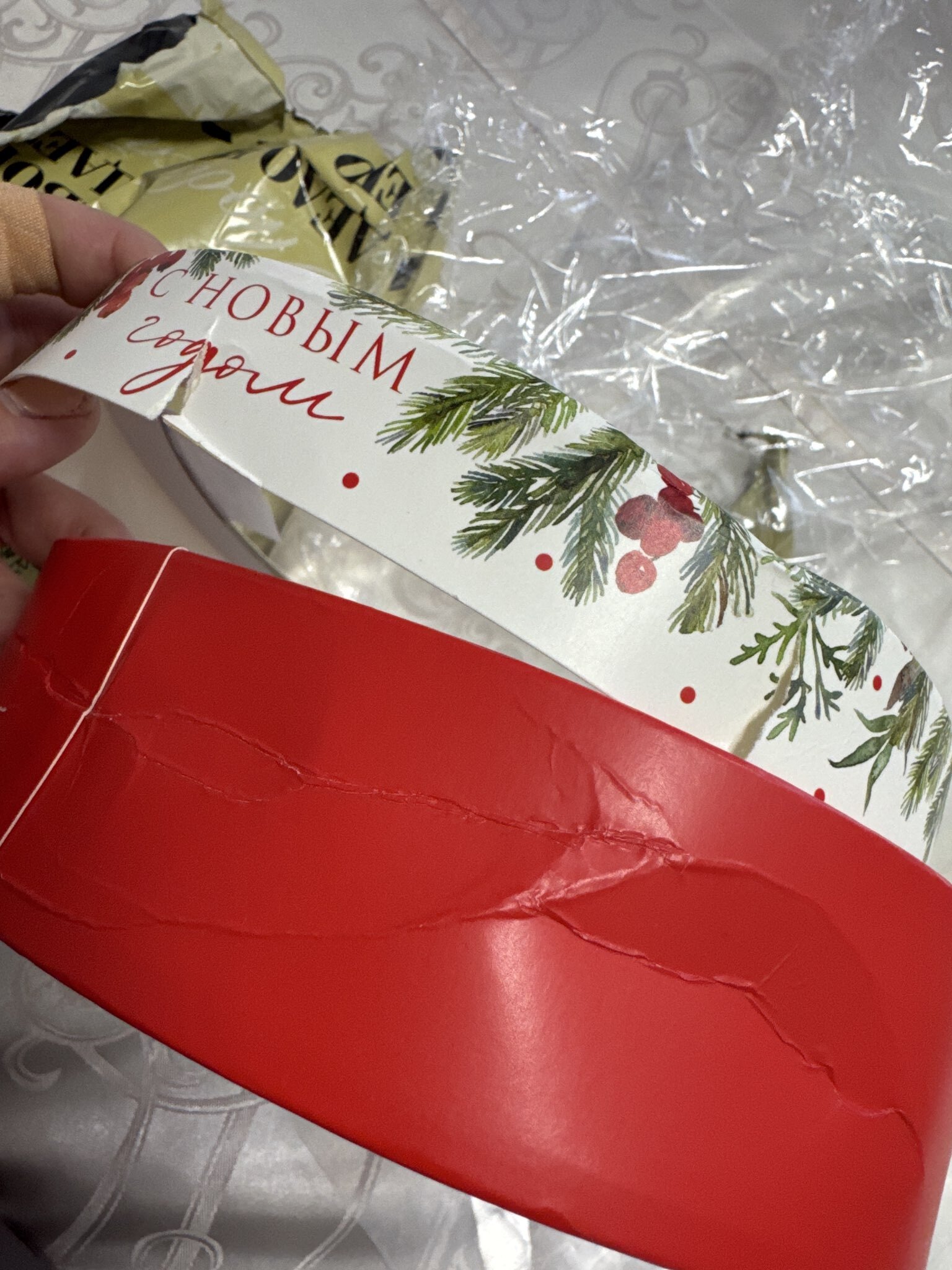 Фотография покупателя товара Коробка для макарун тубус с окном «Новогодняя ботаника», 20×20×5 см - Фото 8