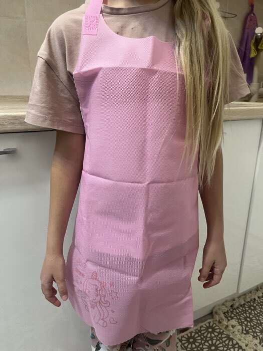 Фотография покупателя товара Фартук для творчества «Единорожка», розовый, 42×63 см - Фото 2