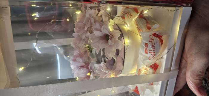 Фотография покупателя товара Коробка PVC, для цветов и букетов, с лентой, 28×18×18 см, красный - Фото 3