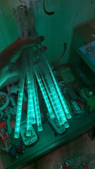 Фотография покупателя товара Гирлянда «Сосульки» 2.5 × 0.3 м, IP65, прозрачная нить, 192 LED, свечение мульти с эффектом стекания, 12 В - Фото 6