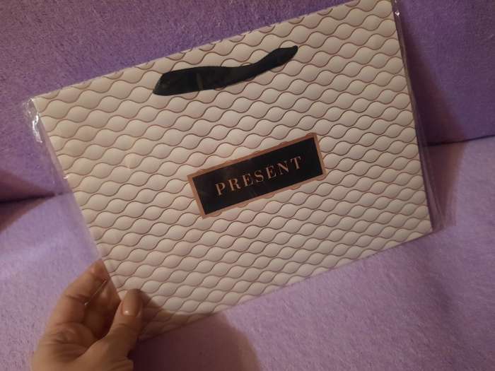 Фотография покупателя товара Пакет подарочный ламинированный с широким дном,«Текстура», 25×19×18 см - Фото 1