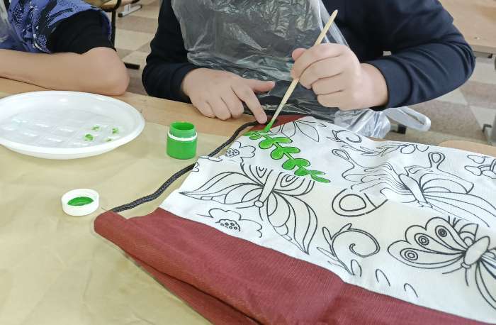 Фотография покупателя товара Мешок для обуви под раскраску «Пони» 34×40 см, спанбонд - Фото 8