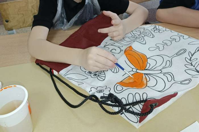 Фотография покупателя товара Мешок для обуви под раскраску «Пони» 34×40 см, спанбонд - Фото 3