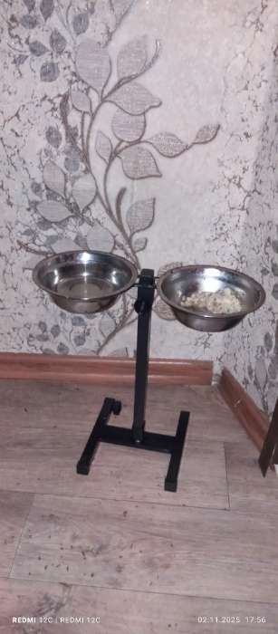 Фотография покупателя товара Подставка с мисками, 2×700 мл, высота 40 см, разборная, чёрная - Фото 1