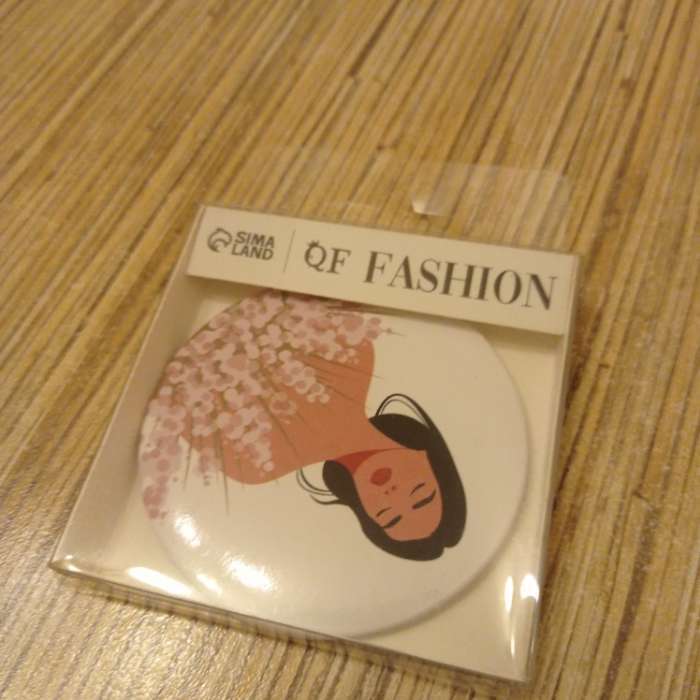 Фотография покупателя товара Зеркало карманное «ДЕВУШКИ», d=7.5 см, PVC - коробка, рисунок МИКС - Фото 2