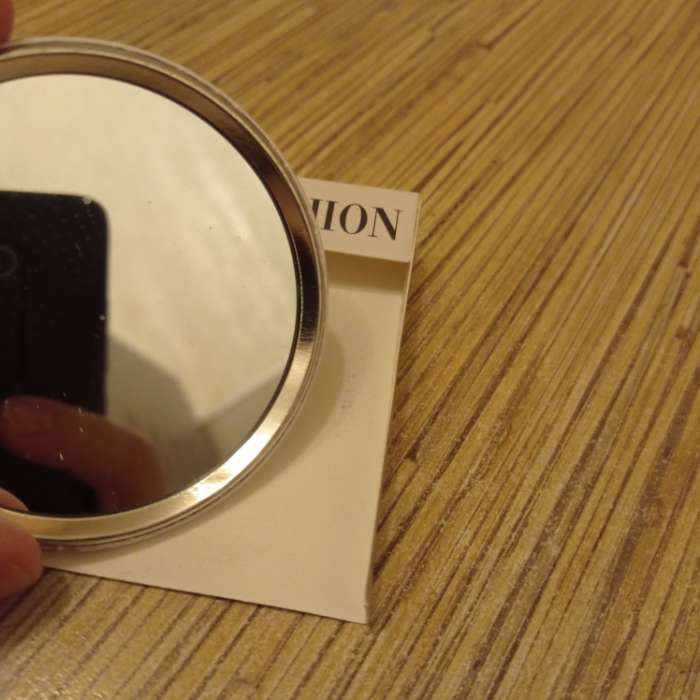 Фотография покупателя товара Зеркало карманное «ДЕВУШКИ», d=7.5 см, PVC - коробка, рисунок МИКС - Фото 3