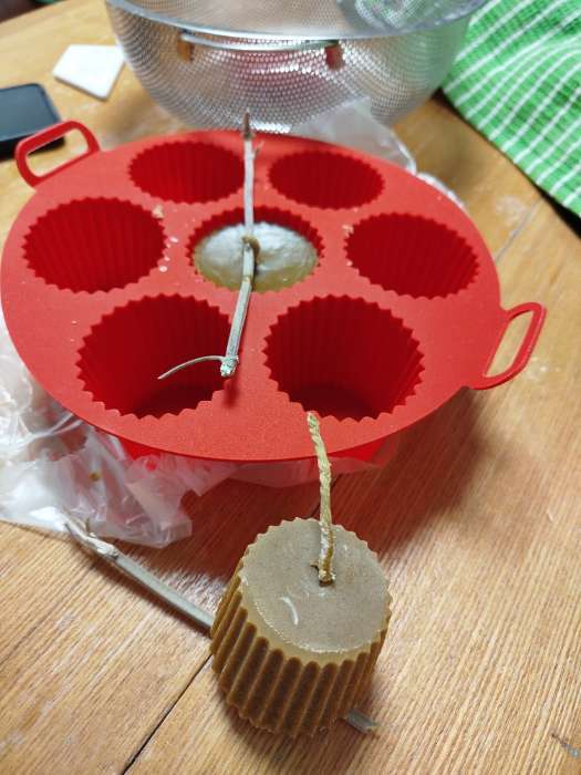 Фотография покупателя товара Форма для выпечки Доляна «Рифленый круг», силикон, 20×20×5 см, 7 ячеек (5.5×5 см), красная - Фото 1