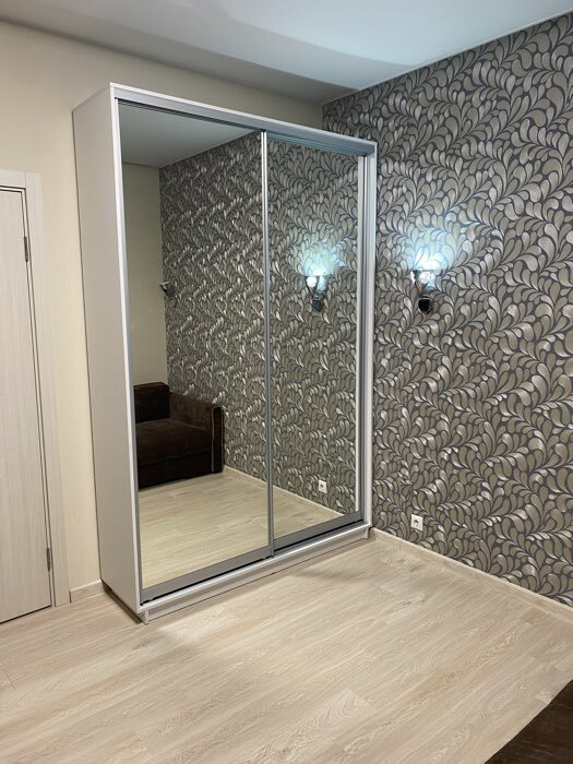 Фотография покупателя товара Шкаф купе двухдверный «Экспресс», с зеркалом, 1600×600×2400 мм, цвет белый снег - Фото 3