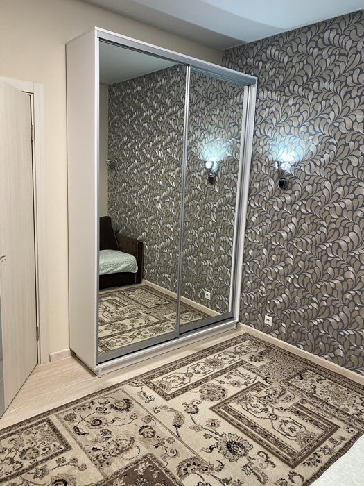 Фотография покупателя товара Шкаф купе двухдверный «Экспресс», с зеркалом, 1600×600×2400 мм, цвет белый снег - Фото 2