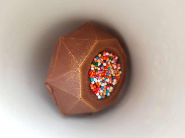Фотография покупателя товара Шоколадная бомбочка с маршмеллоу «Счастье внутри» молочный шоколад, 38 г