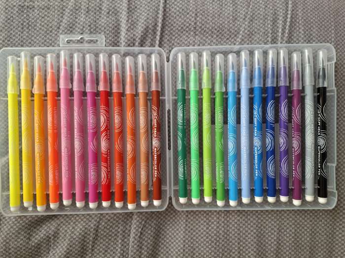 Фотография покупателя товара Набор акварельных маркеров 24 с наконечником кистью в пластиковом пенале - Фото 1