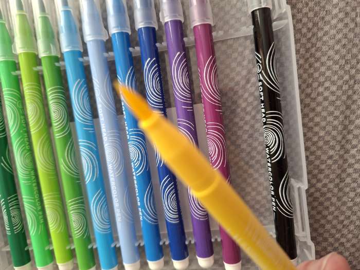 Фотография покупателя товара Набор акварельных маркеров 24 с наконечником кистью в пластиковом пенале - Фото 3