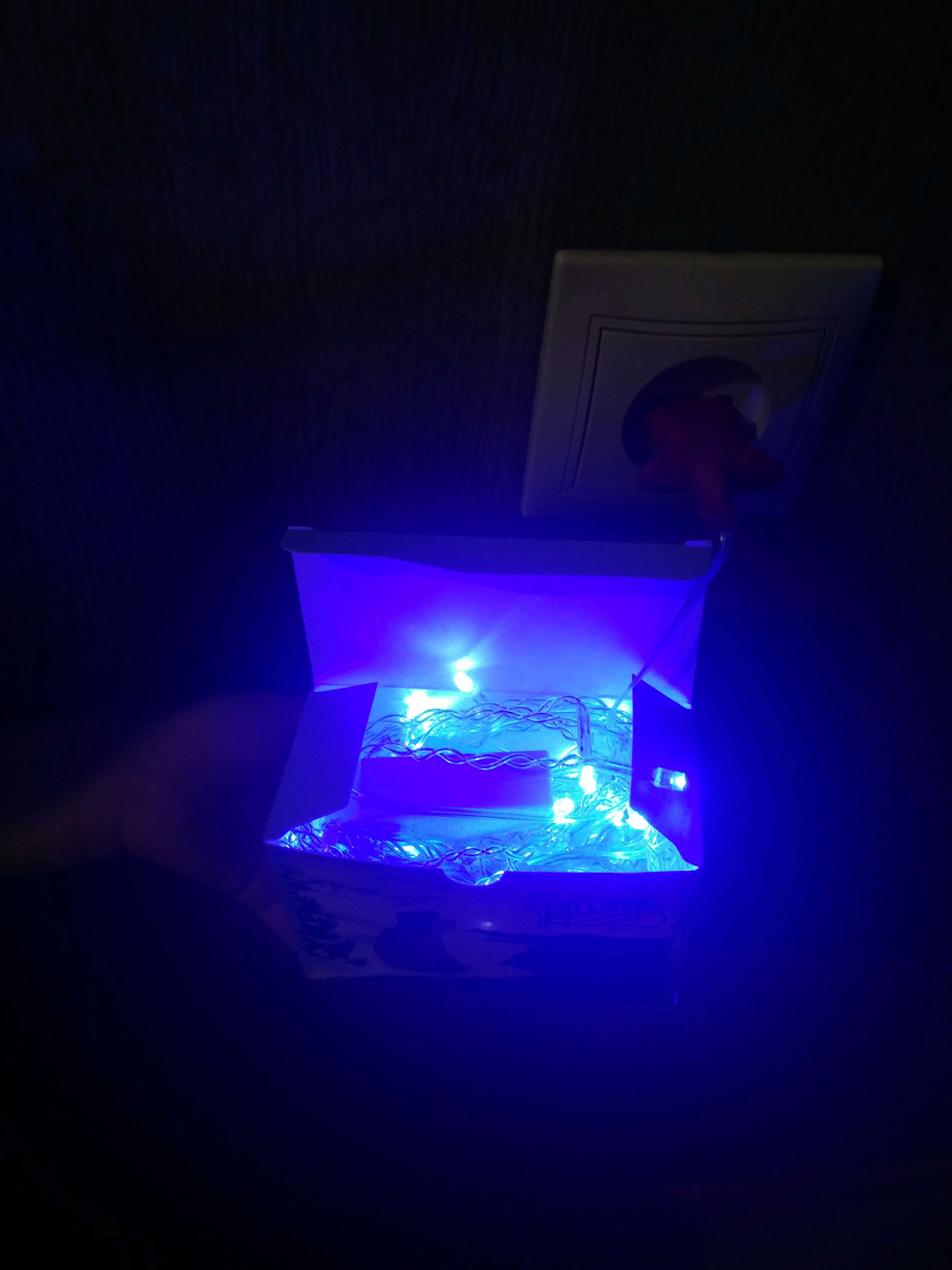 Фотография покупателя товара Гирлянда «Бахрома» 3 × 0.5 м, IP20, тёмная нить, 80 LED, свечение синее, 8 режимов, 220 В - Фото 15