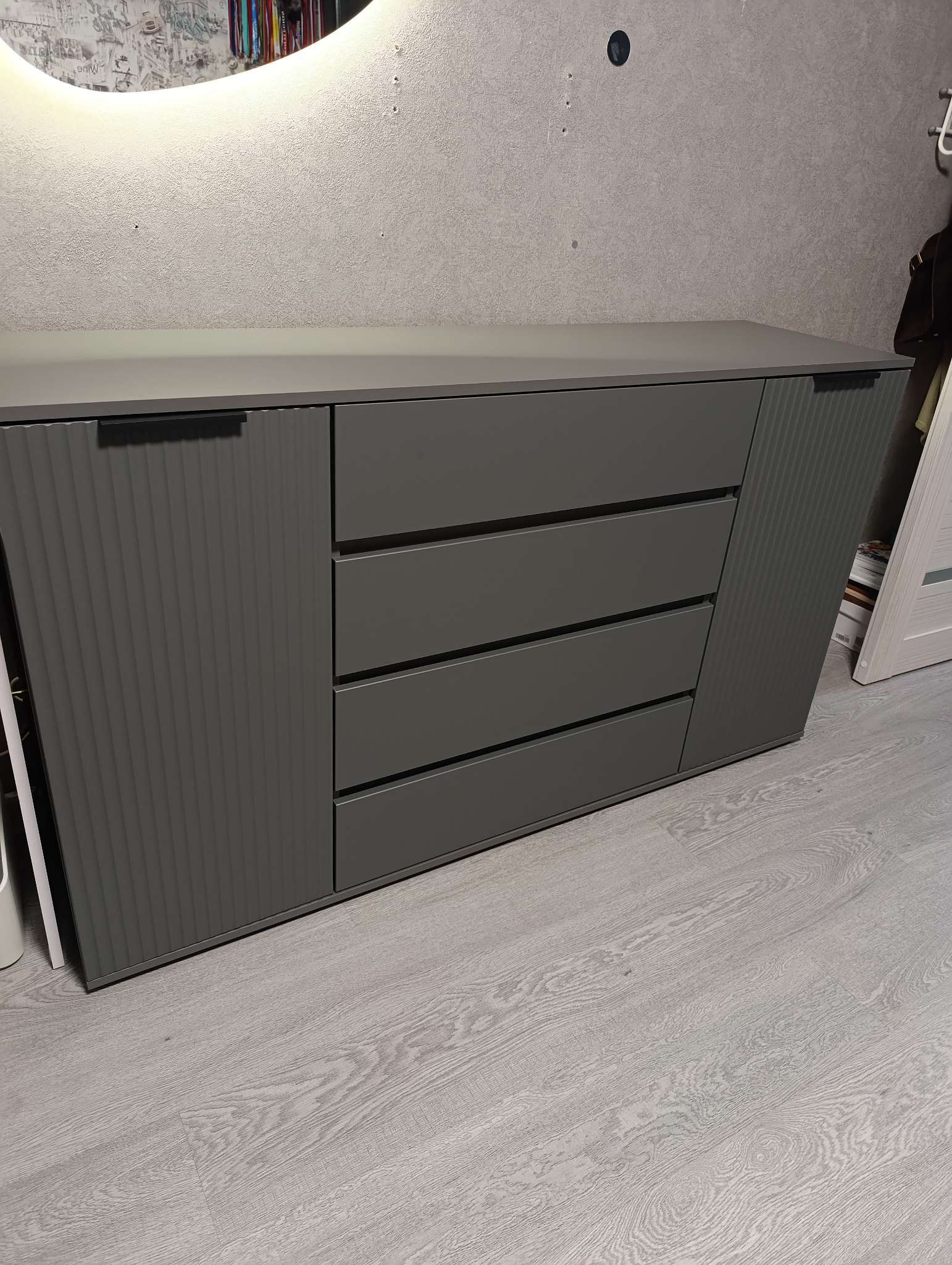 Фотография покупателя товара Комод напольный «Марвэл», 2 двери, 4 ящика, 1600×450×900 мм, цвет браш вайт/дуб крафт - Фото 2