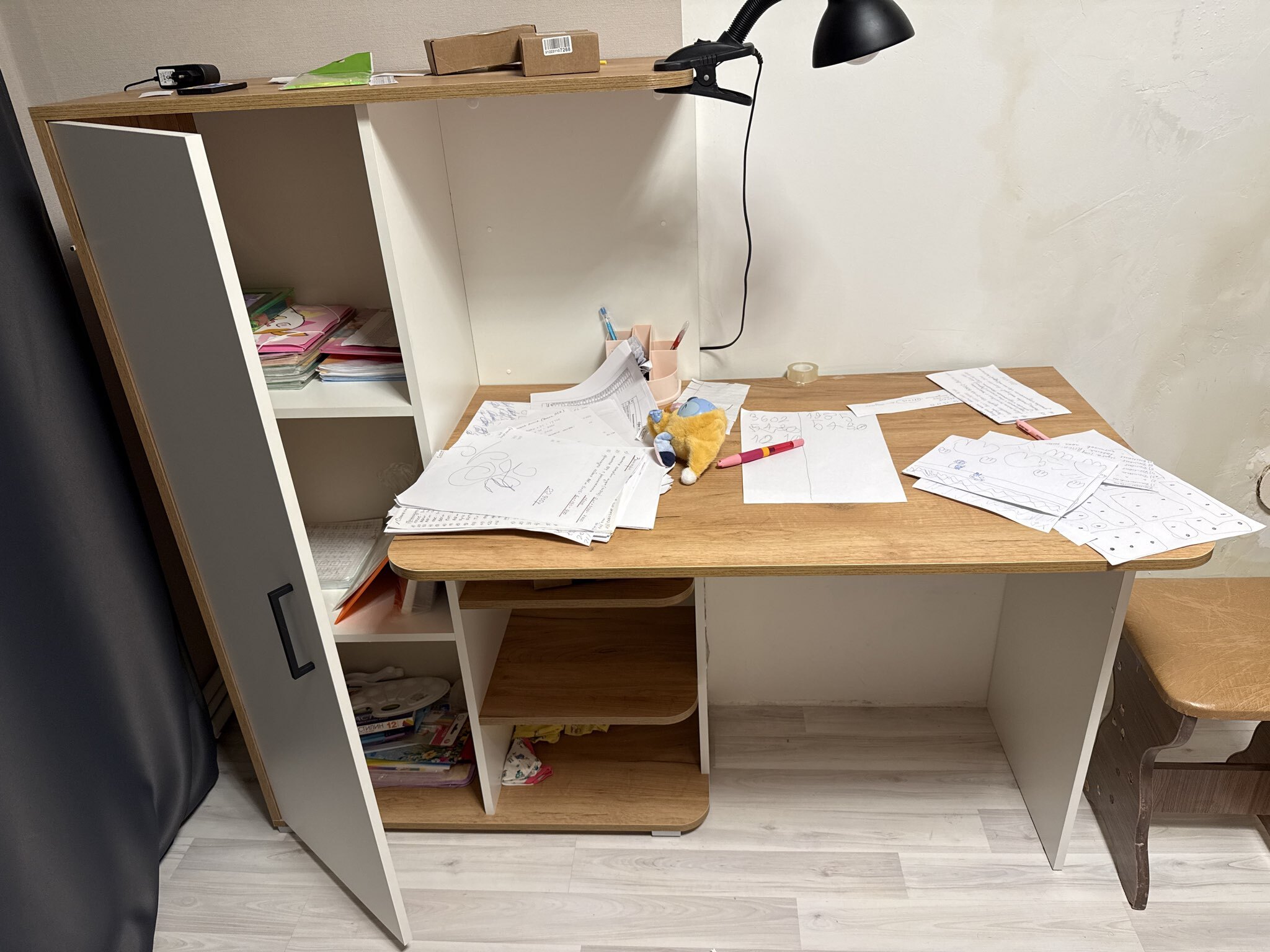 Фотография покупателя товара Стол компьютерный со шкафом «Лайт», 1420×356×1282 мм, цвет серый графит - Фото 1