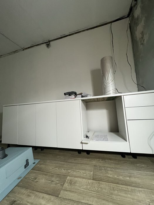 Фотография покупателя товара Кухонный гарнитур прямой «Урания», 2600 мм, цвет белый/коричневый софт - Фото 4