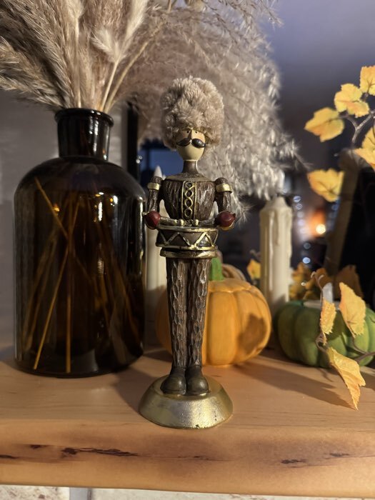 Фотография покупателя товара Фигурка полистоун «Солдатик с барабаном», 5×6×19 см - Фото 3