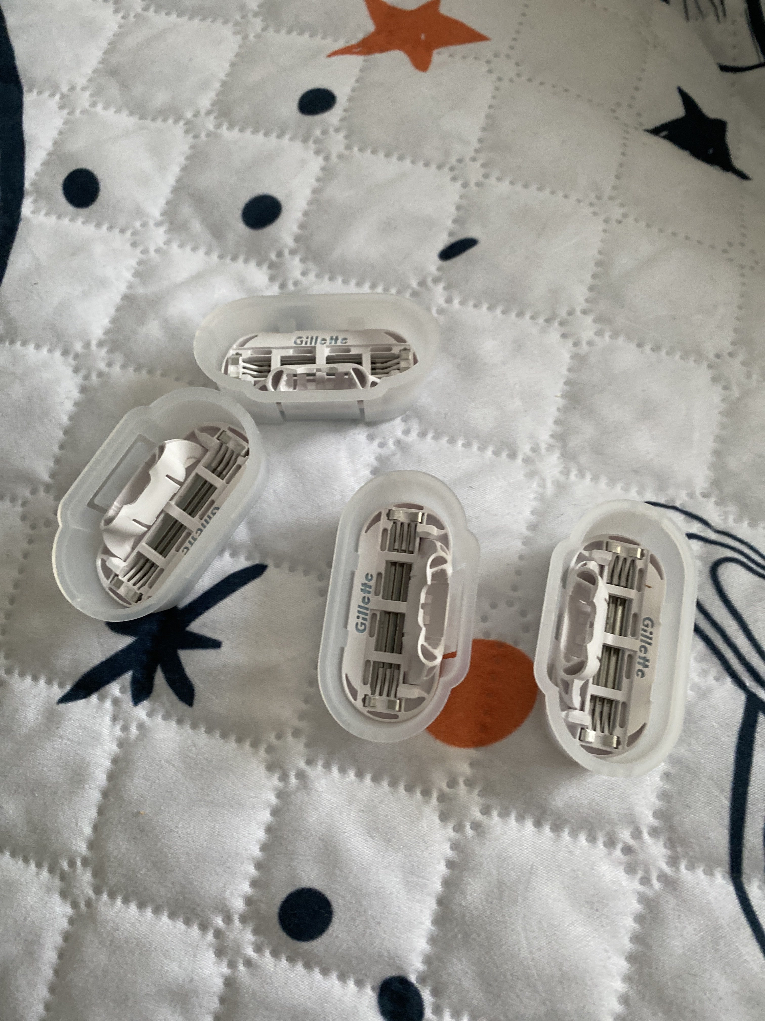 Фотография покупателя товара Сменные кассеты Gillette Venus, 3 лезвия, 4 шт