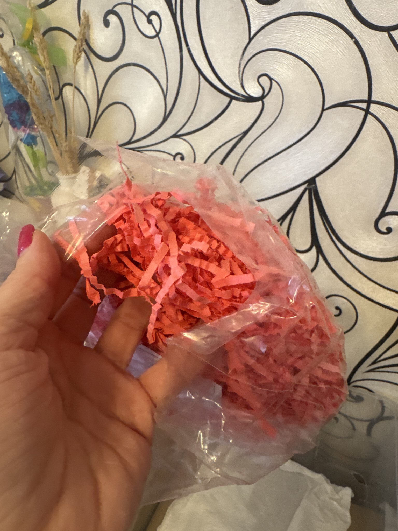 Фотография покупателя товара Наполнитель бумажный для подарков, красный - коралловый,100 г - Фото 11