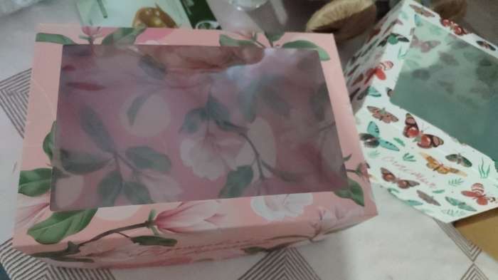 Фотография покупателя товара Коробка для капкейков, кондитерская упаковка с окном, 4 ячейки «Венок», 16×16×10 см - Фото 1