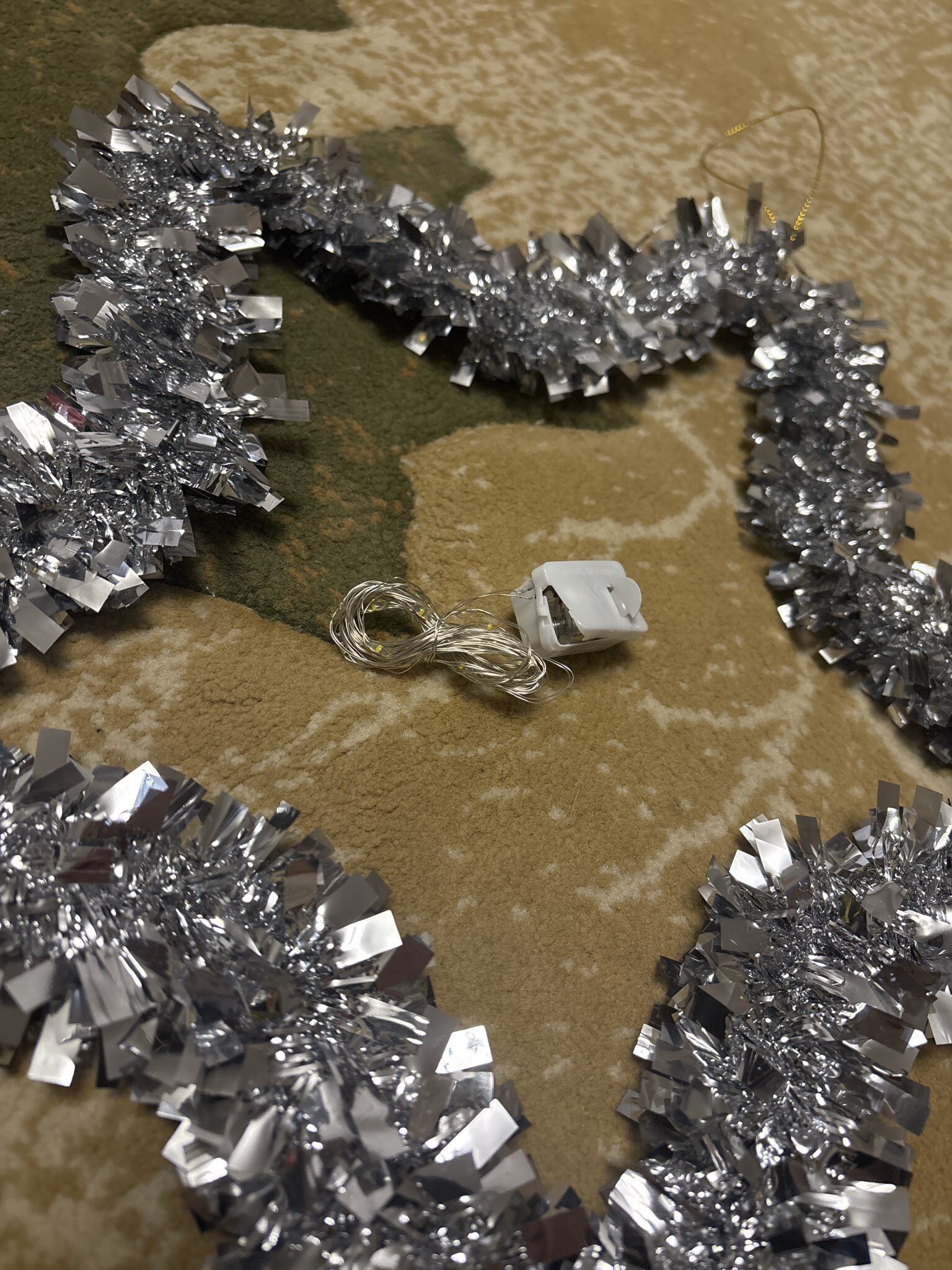 Фотография покупателя товара Светодиодная фигура из мишуры «Звезда красная» 30×5 см, 20 LED, батарейки AG10×3 (в комплекте), свечение тёплое белое - Фото 6