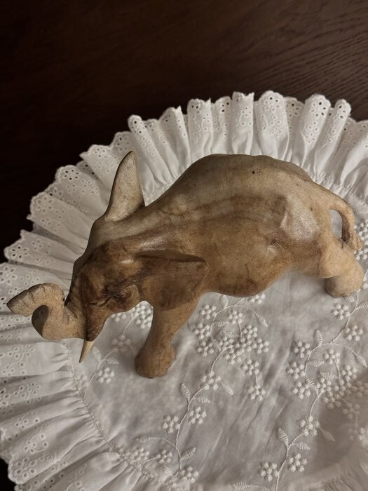 Фотография покупателя товара Сувенир «Слон», 24×11×16 см, дерево Суар, бежевый - Фото 3