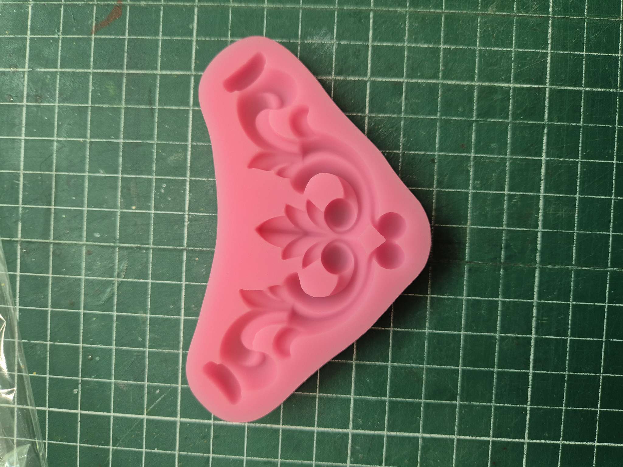 Фотография покупателя товара Молд для заливки Доляна «Лепнина», силикон, 10.5×6×1 см, розовый - Фото 1