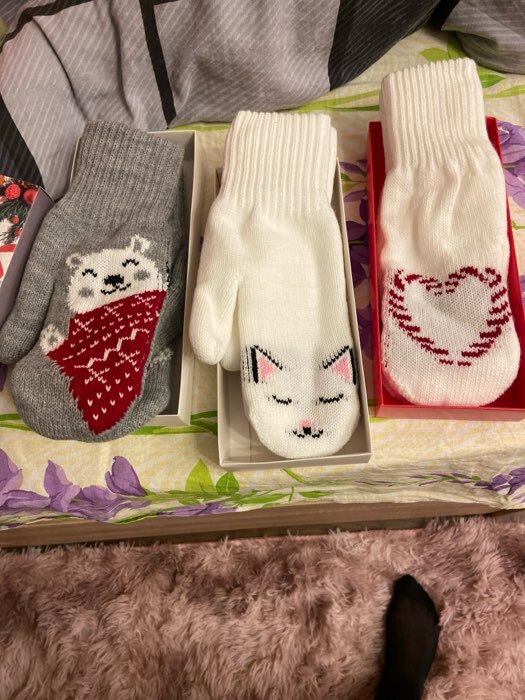 Фотография покупателя товара Варежки женские в подарочной коробке KAFTAN «Подарок», размер 19 - Фото 2