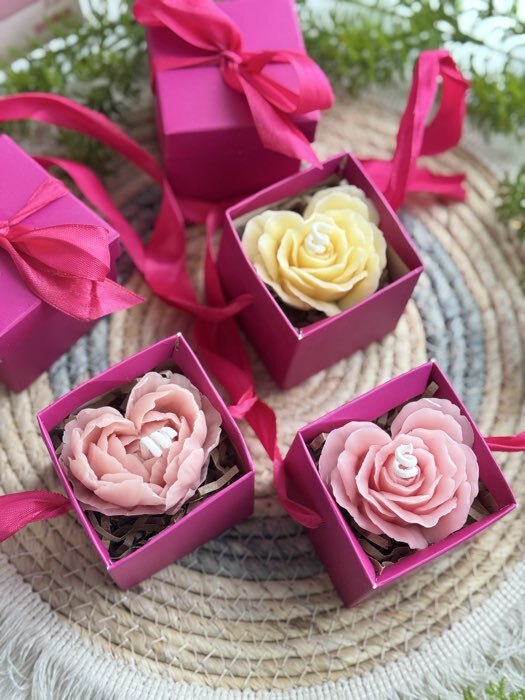 Фотография покупателя товара Коробочка подарочная складная «Презент», 6×6×6 см, фиолетовый - Фото 5