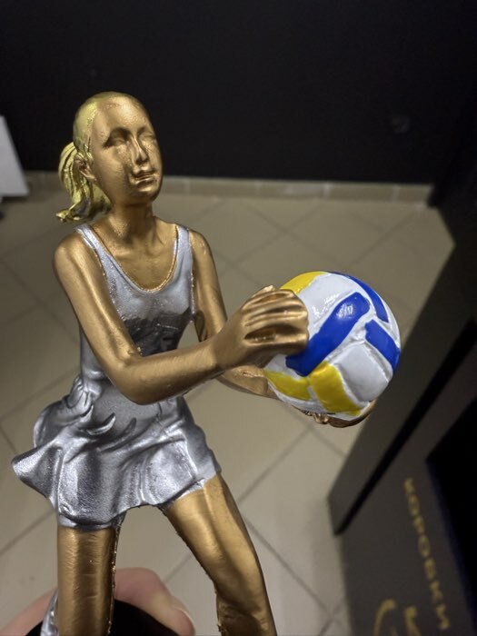 Фотография покупателя товара Кубок наградной с фигуркой «Волейбол: женский», 15×9×5 см - Фото 1