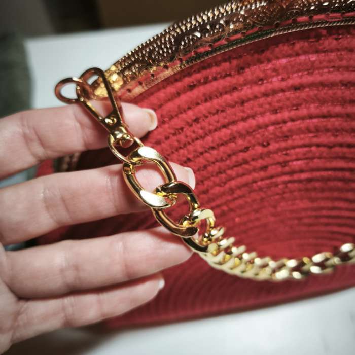 Фотография покупателя товара Цепочка для сумки, с карабинами, металлическая, плоская, 18×13 мм, 30 см, цвет золотой - Фото 2