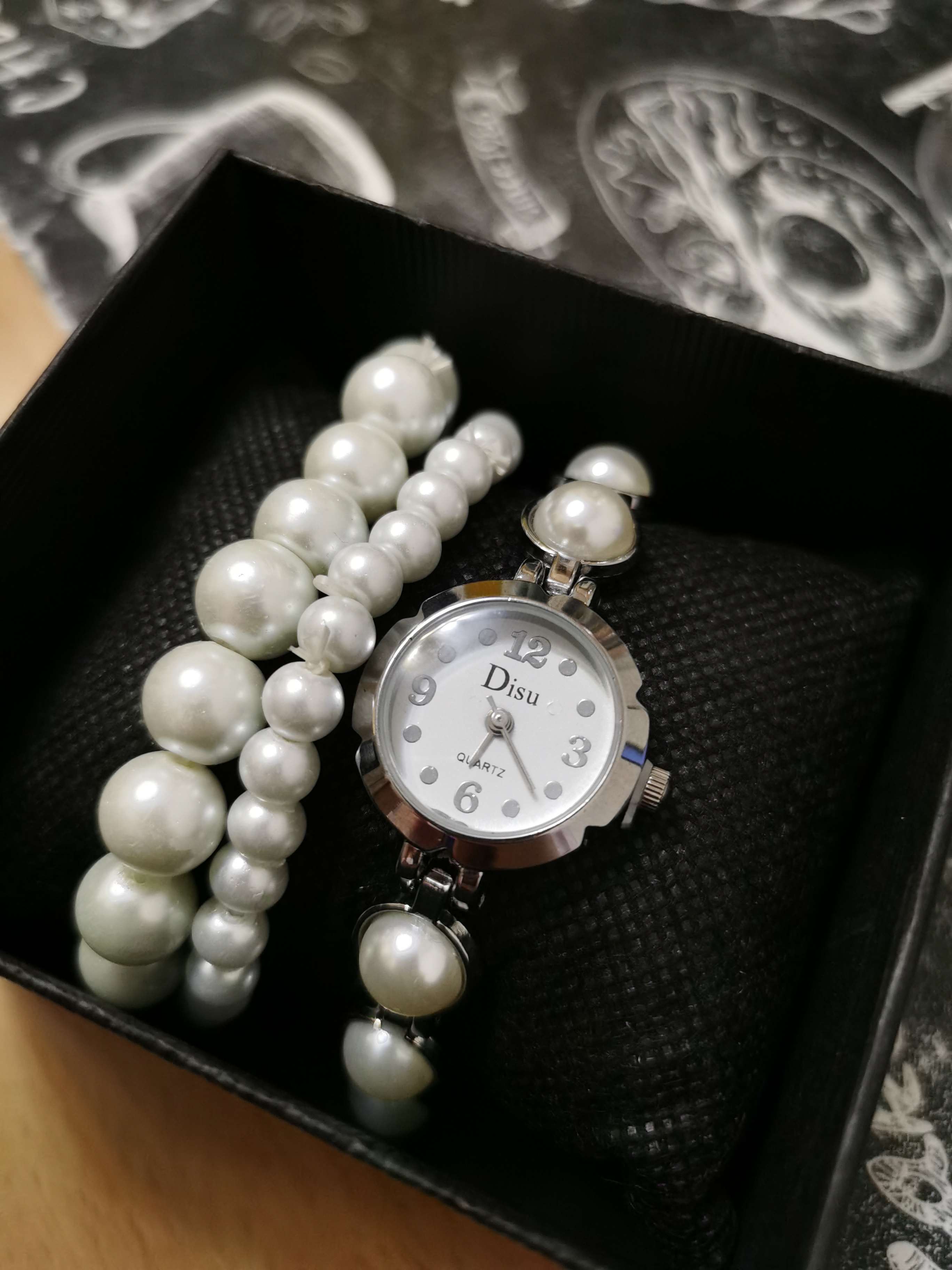 Фотография покупателя товара Женский подарочный набор Disu 2 в 1: наручные часы и браслет, d-1.8 см - Фото 2