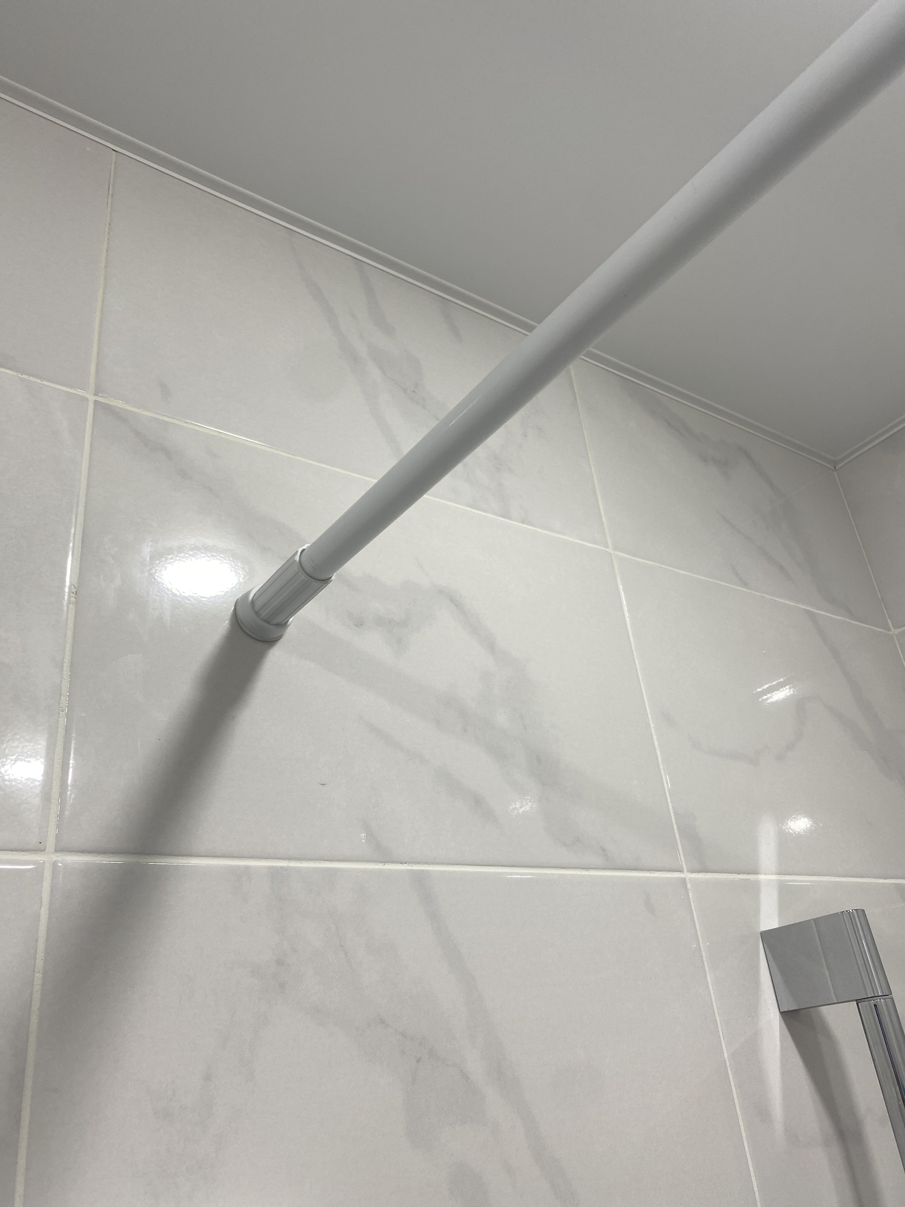 Фотография покупателя товара Карниз для ванной комнаты телескопический Доляна, 110-200 см, цвет белый - Фото 5