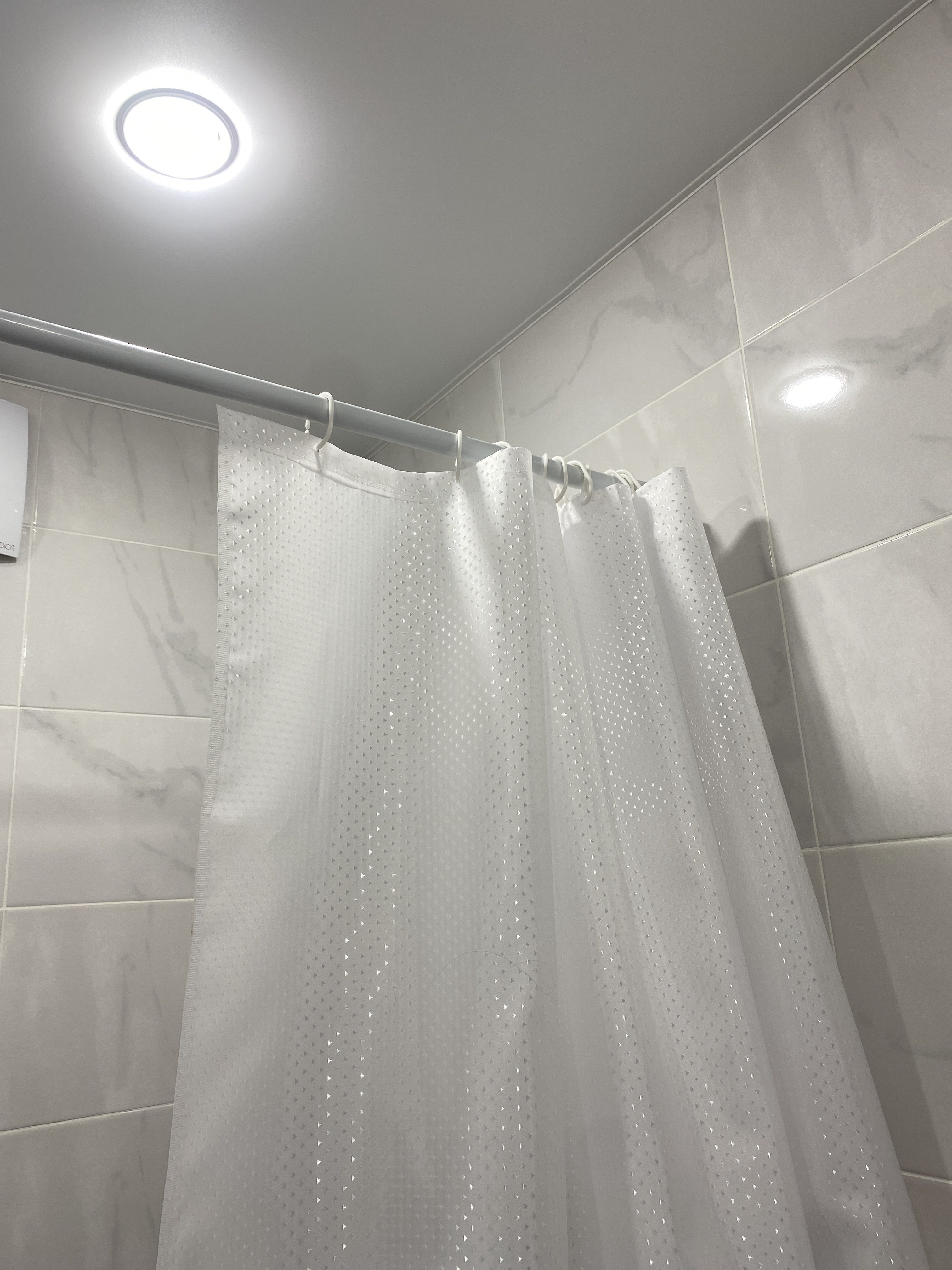 Фотография покупателя товара Карниз для ванной комнаты телескопический Доляна, 110-200 см, цвет белый