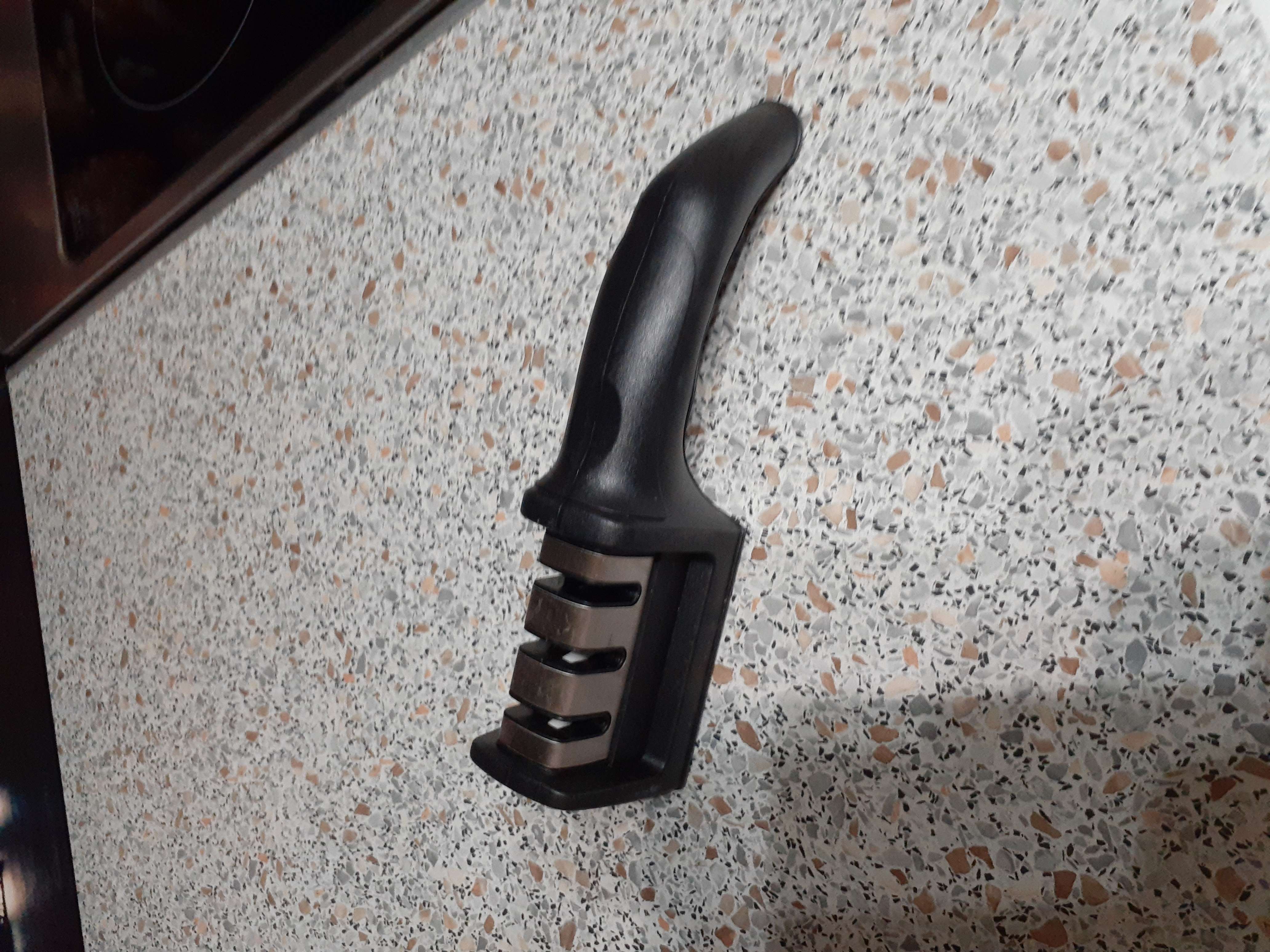 Фотография покупателя товара Точилка для ножей с полировкой Доляна «Ритм», 21×5×6 см, цвет чёрный - Фото 1