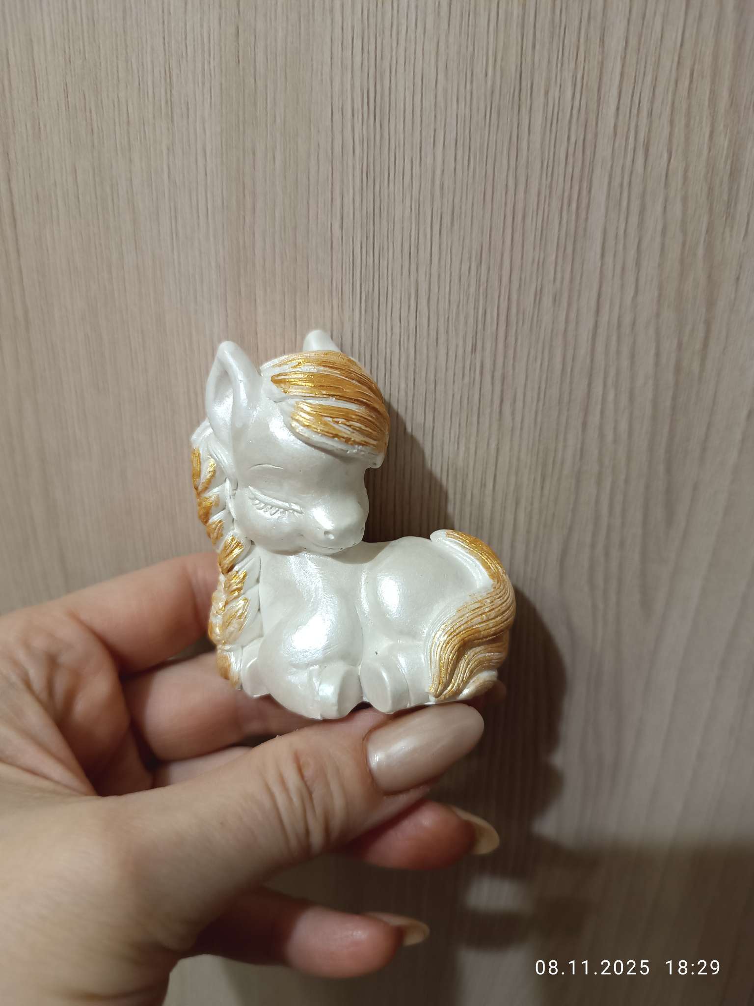Фотография покупателя товара Фигурка «Пони с косой», 6.5×6×4 см, перламутр - Фото 1